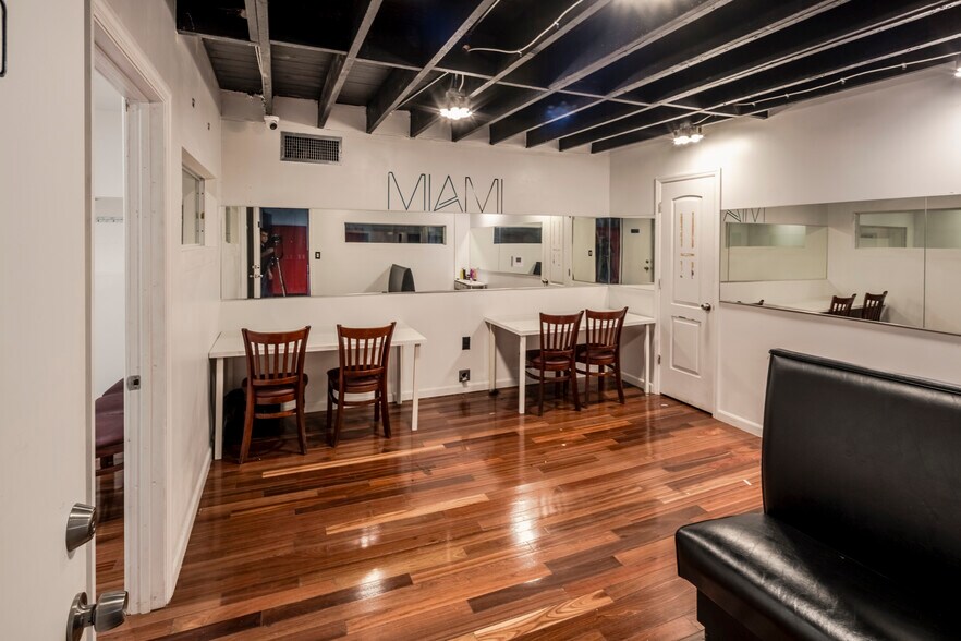 More Photos Of 912 71st St, Miami Beach Bar For Sale