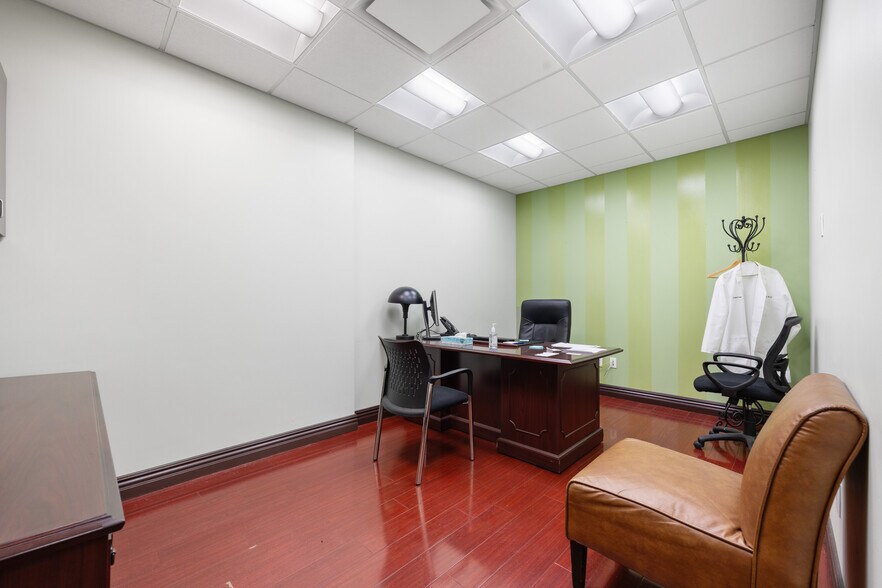 More Photos Of 7210 13th Ave, Brooklyn Medical For Lease