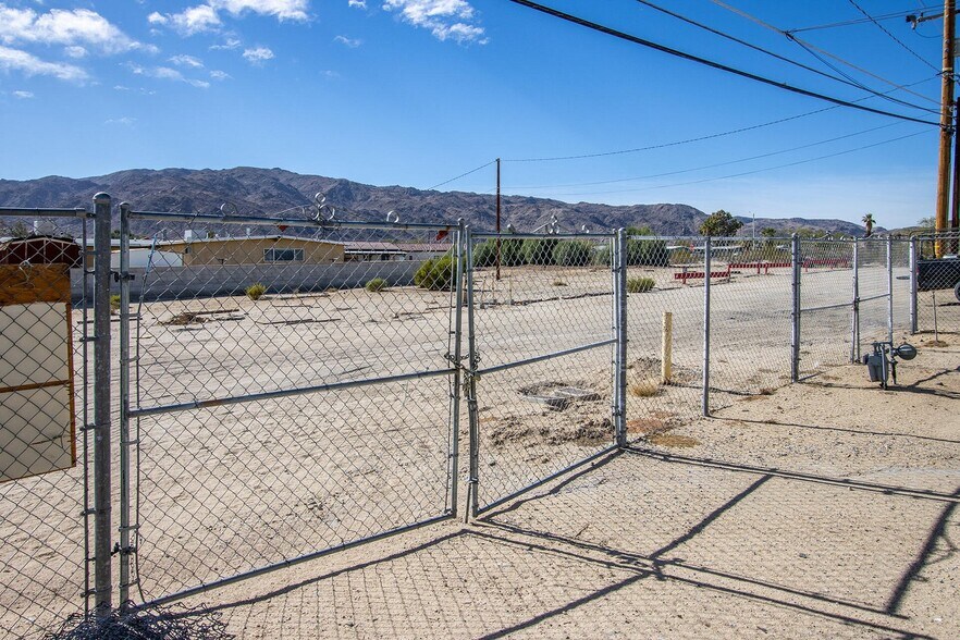 More Photos Of 73911 29 Palms Hwy, Twentynine Palms Storefront For Sale