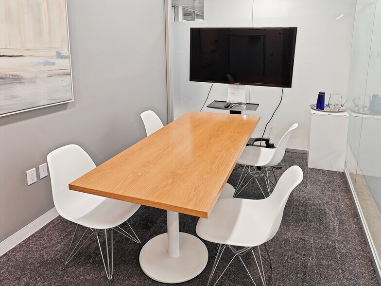 More Photos Of 130 King St W, Toronto Coworking Space