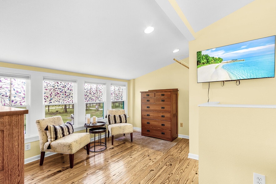 More Photos Of 530 Green St, Englewood Storefront Retail Residential For Sale