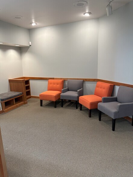 More Photos Of 3628 Meridian St, Bellingham Medical For Sale