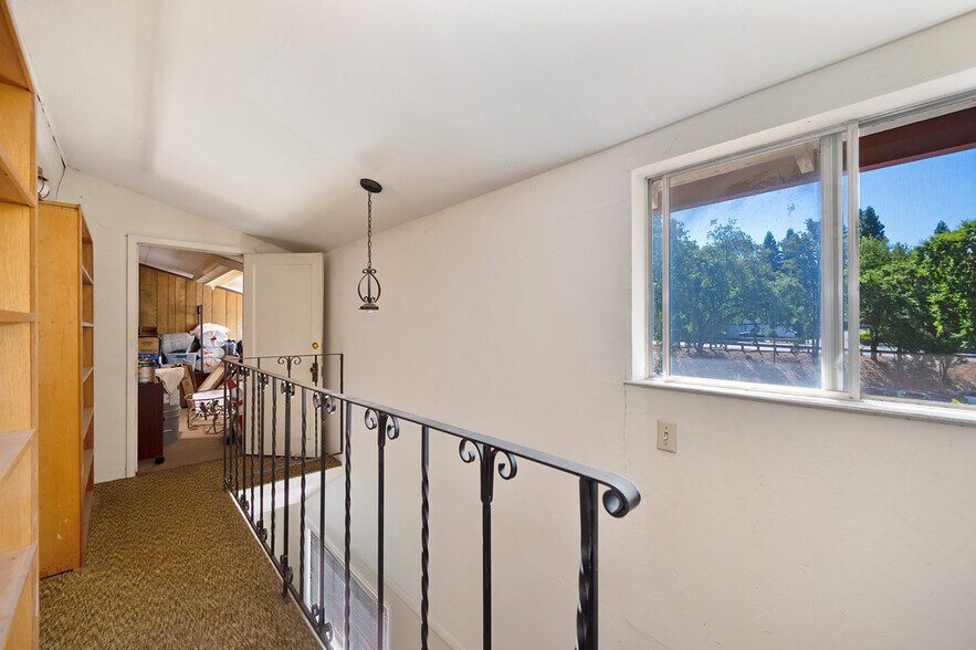 More Photos Of 1407-1409 Lincoln Way, Auburn Office For Sale