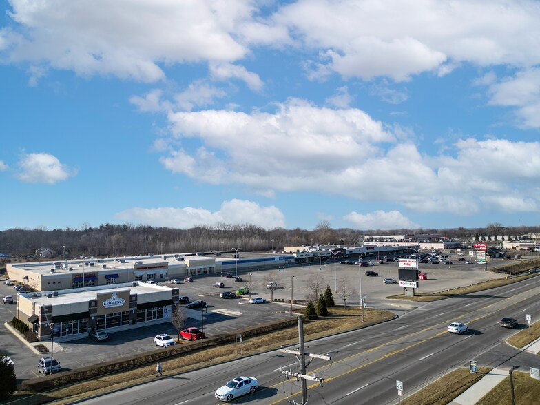 More Photos Of 4025-4141 24th Ave, Fort Gratiot Freestanding For Lease