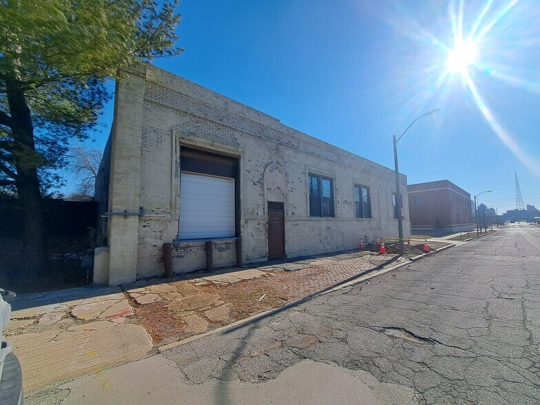 More Photos Of 1724 N 13th St, Saint Louis Industrial For Lease