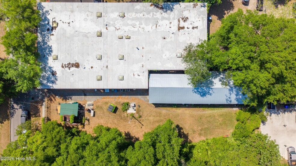 More Photos Of 711 S 5th Ave, Wilmington General Retail For Sale