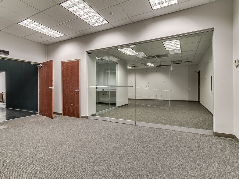 More Photos Of 9802 N Morgan Rd, Yukon Office For Sale
