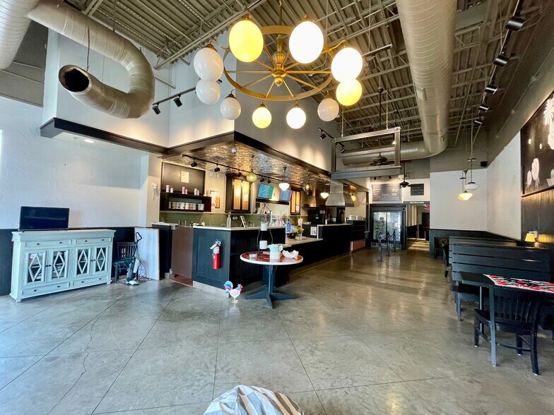 More Photos Of 116-118 E Loop 281, Longview General Retail For Lease