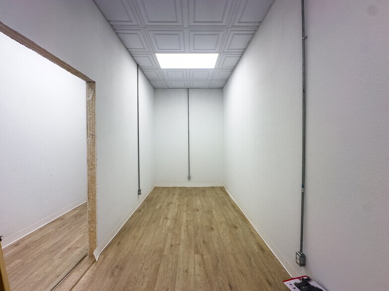 More Photos Of 126 E Choctaw Ave, Mcalester General Retail For Lease