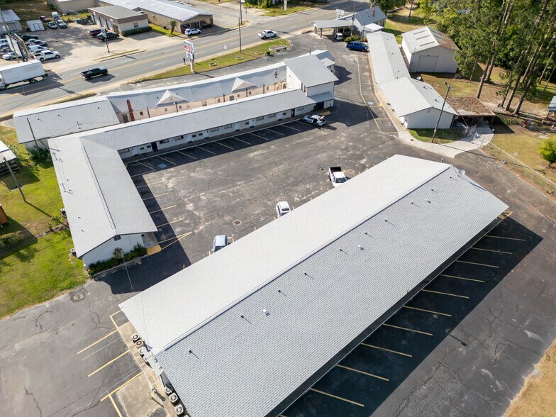 More Photos Of 539 S Main St, Baxley Hotel For Sale