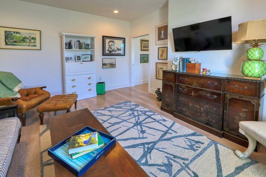 More Photos Of 205 E Savannah Rd, Lewes Specialty For Sale