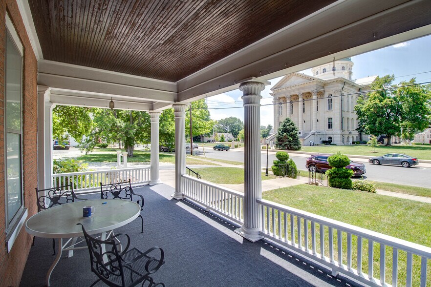 More Photos Of 212 E Main St, Carlinville Office Residential For Sale