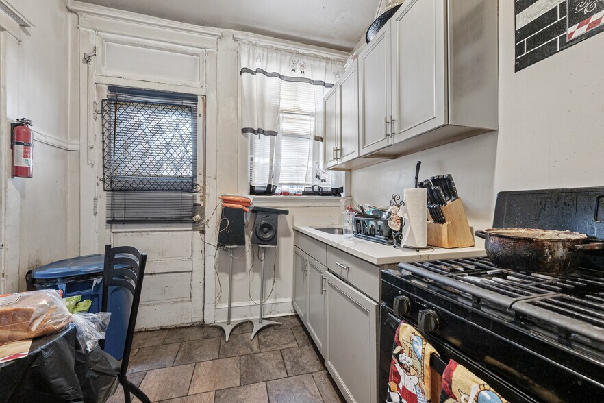 More Photos Of 417-423 E 76th St, Chicago Apartments For Sale