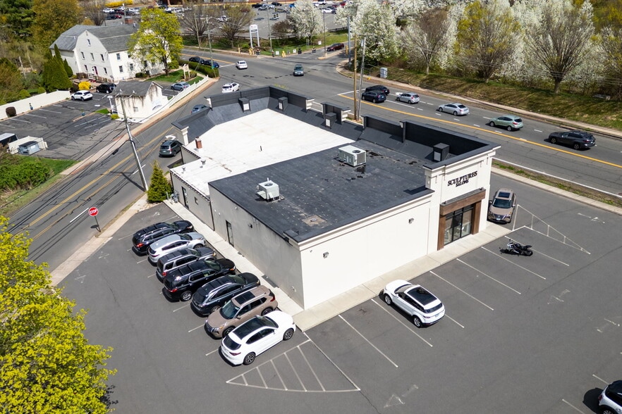 More Photos Of 474 N Main St, Southington Storefront For Lease