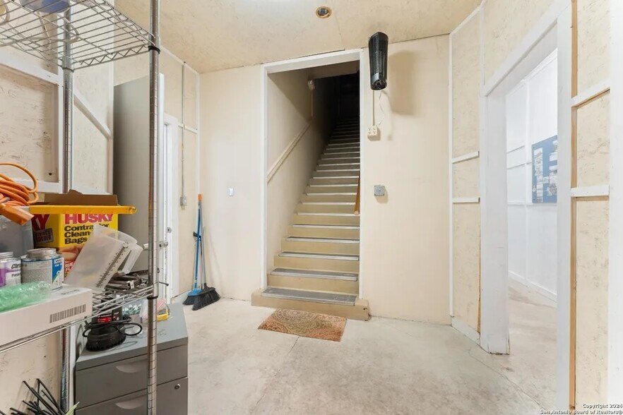More Photos Of 2323 Buena Vista St, San Antonio Freestanding For Sale