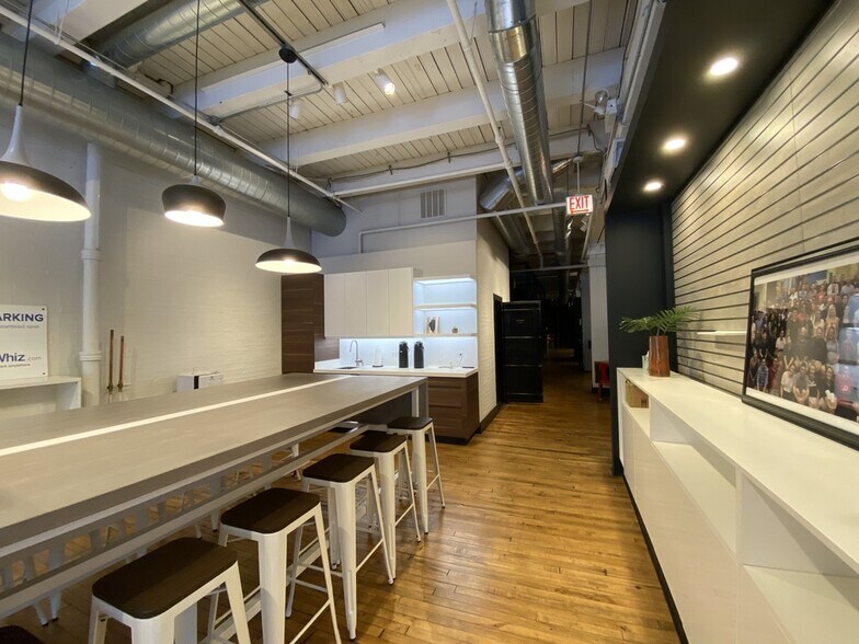 More Photos Of 208 S Jefferson St, Chicago Loft Creative Space For Lease