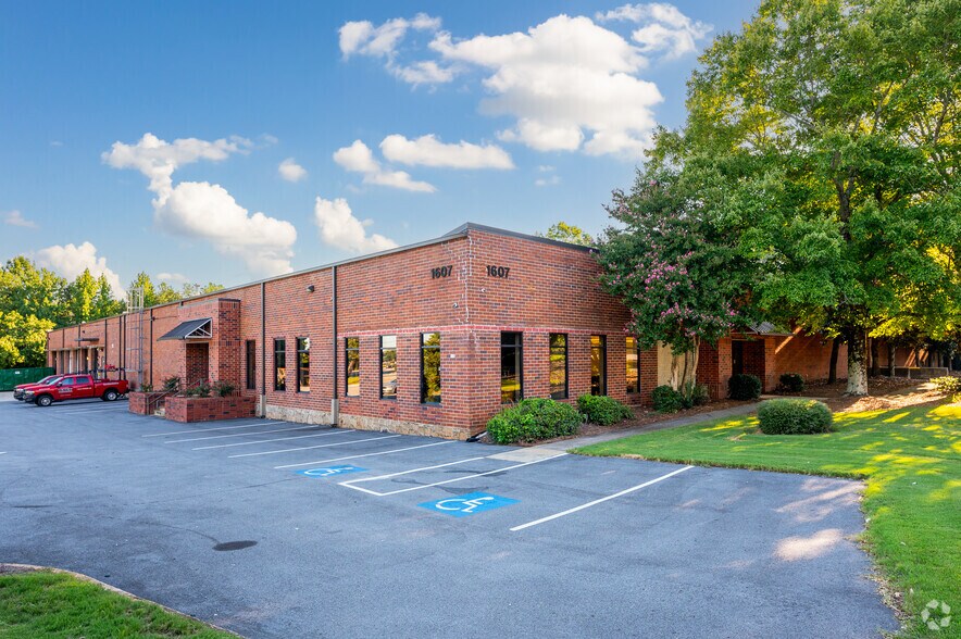 More Photos Of 1607 Mountain Industrial Blvd, Stone Mountain Distribution For Lease