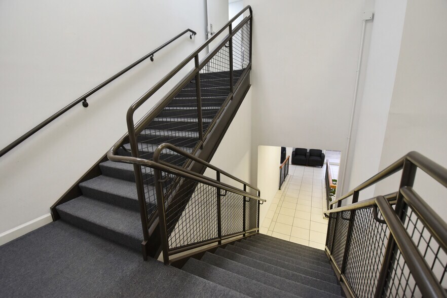 More Photos Of 3301-3389 NW 97th Ave, Miami Warehouse For Lease