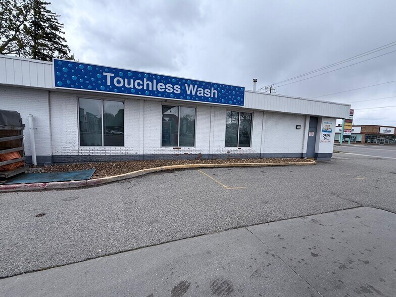 More Photos Of 404 St Clair St, Chatham-Kent General Retail For Sale