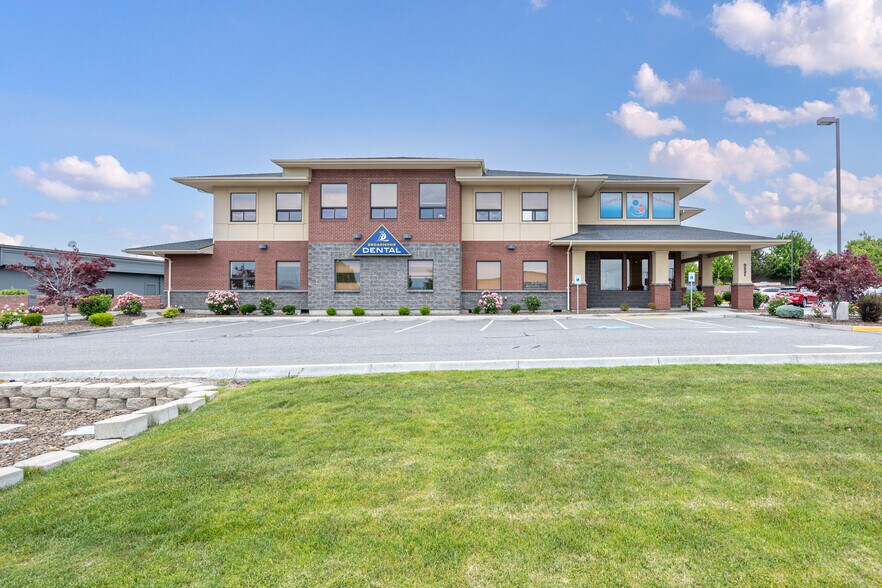 Primary Photo Of 9521 Sandifur Pky, Pasco Medical For Lease