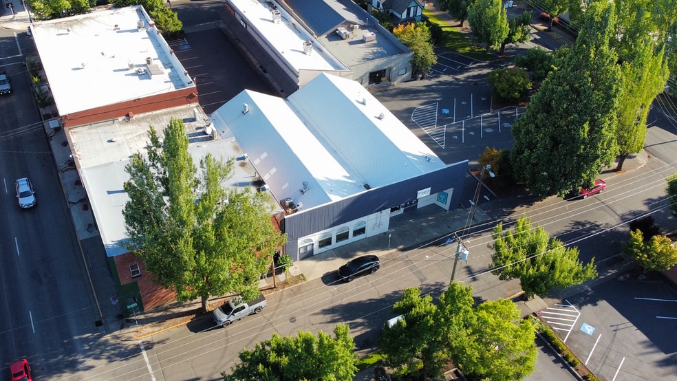More Photos Of 118-120 NE 4th St, Mcminnville Office For Sale