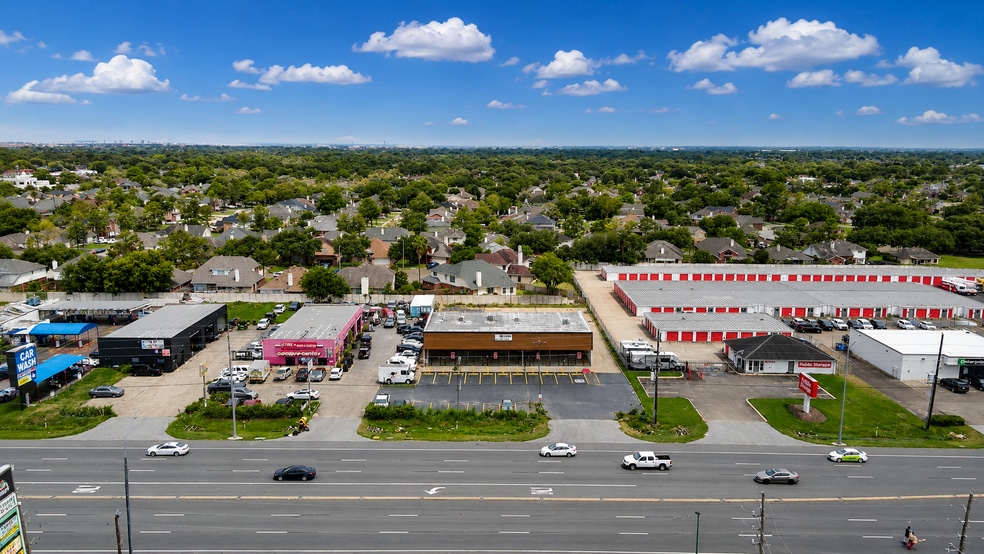 More Photos Of 7850 Highway 6 S, Houston Freestanding For Lease