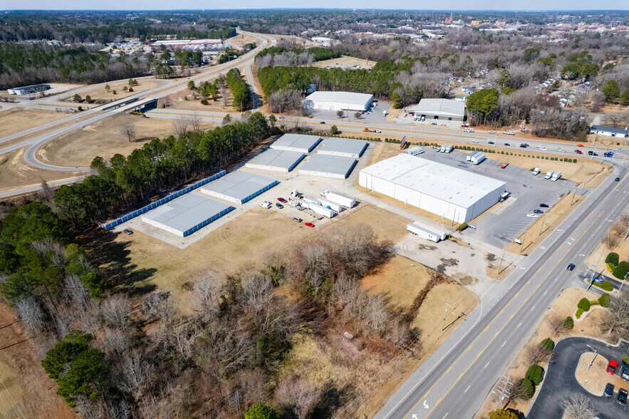 More Photos Of 803 S Eastern Blvd, Fayetteville Warehouse For Sale