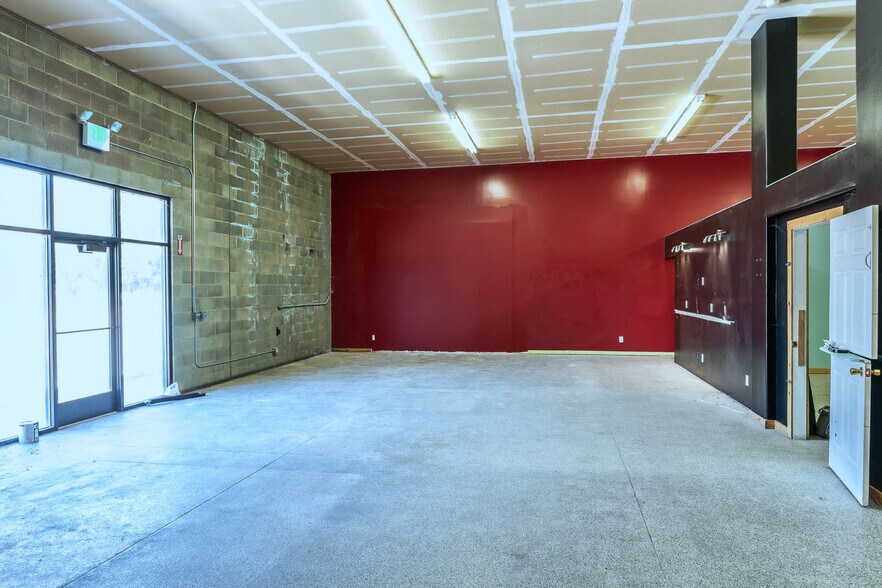 More Photos Of 296 S State St, La Verkin Freestanding For Lease