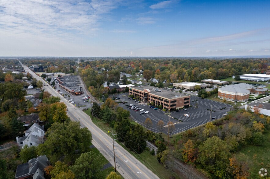 More Photos Of 9825 Kenwood Rd, Blue Ash Office For Lease