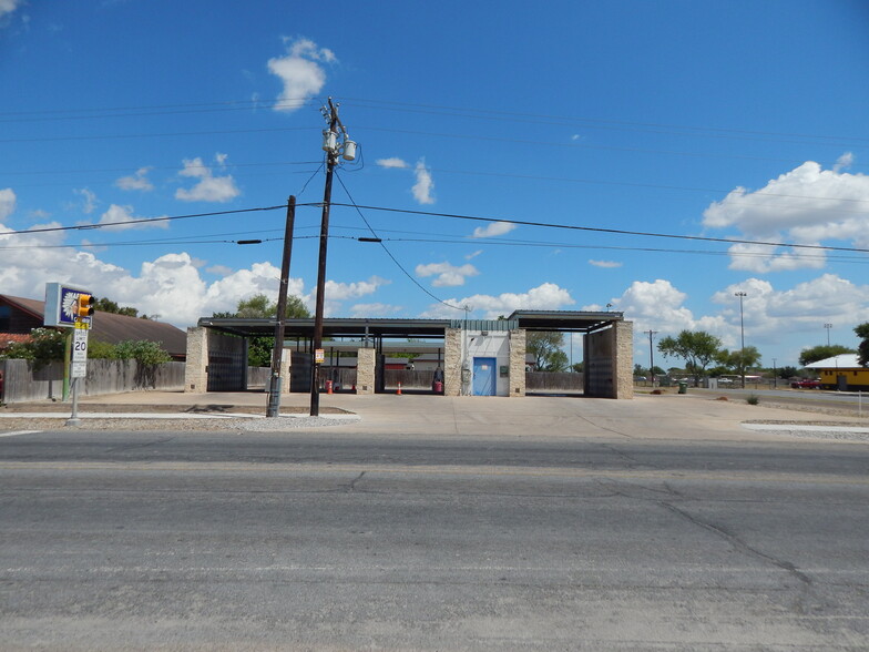 Primary Photo Of 309 Main, Santa Rosa Carwash For Sale