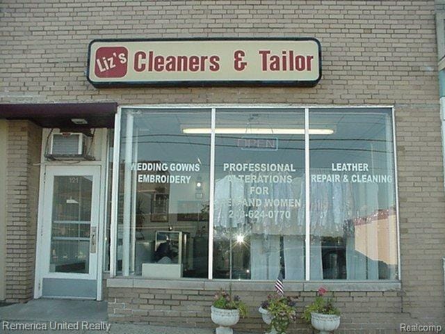 Primary Photo Of 121 E Walled Lake Dr, Walled Lake Storefront Retail Office For Sale