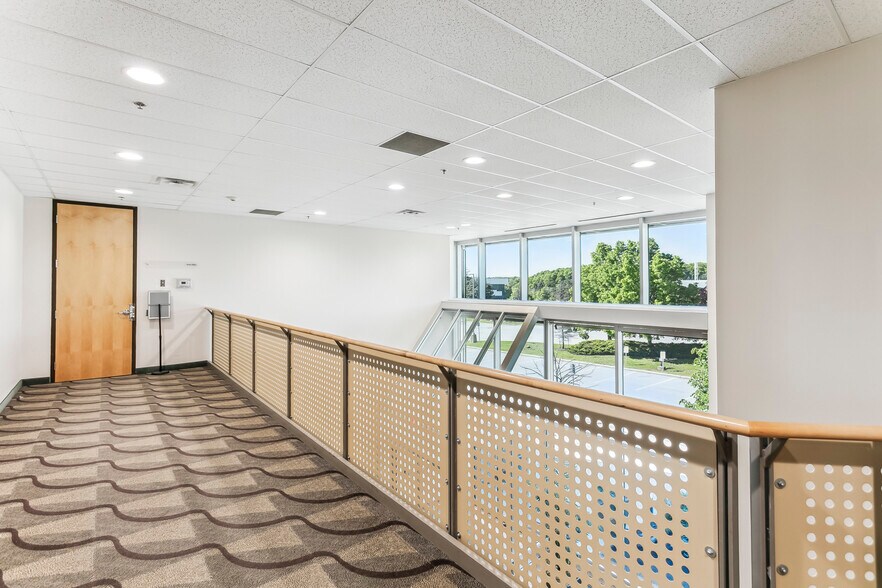 More Photos Of 5705 Cancross Ct, Mississauga Office For Sale