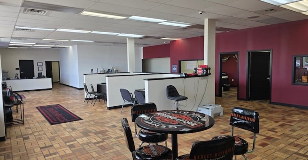 More Photos Of 2128 Vermillion St, Hastings Convenience Store For Sale