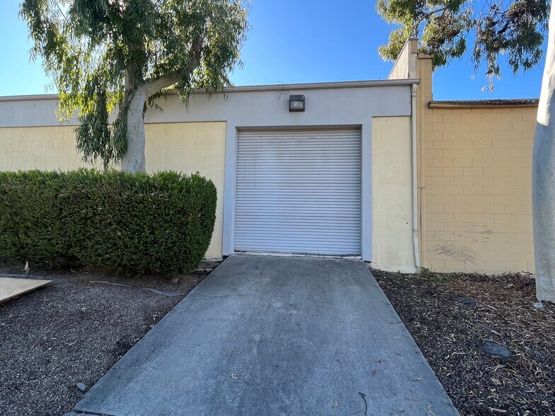 More Photos Of 861 E Rancheros Dr, San Marcos Warehouse For Lease