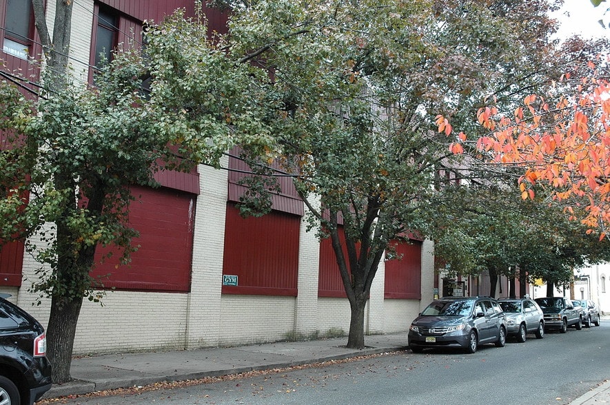More Photos Of 10-30 Pearl St, Long Branch Warehouse For Lease