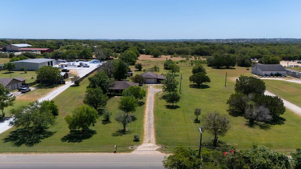More Photos Of 12409 Lowden Ln, Manchaca Flex For Sale