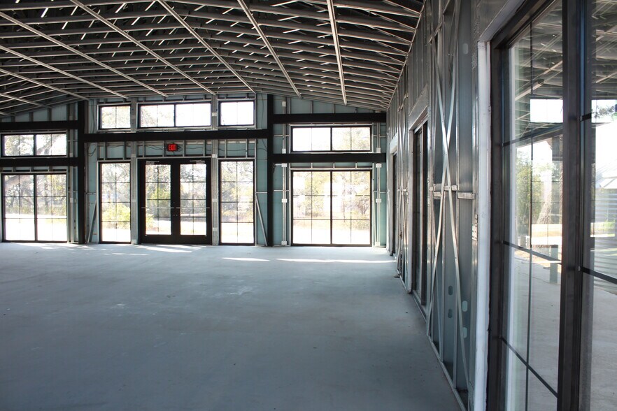 More Photos Of 15210 Fitzhugh Rd, Austin Unknown For Lease