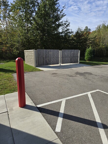 More Photos Of 10245 W Vienna Rd, Montrose Freestanding For Lease