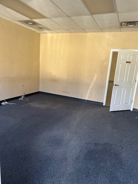 More Photos Of 4000 Fambrough Dr, Powder Springs Warehouse For Lease