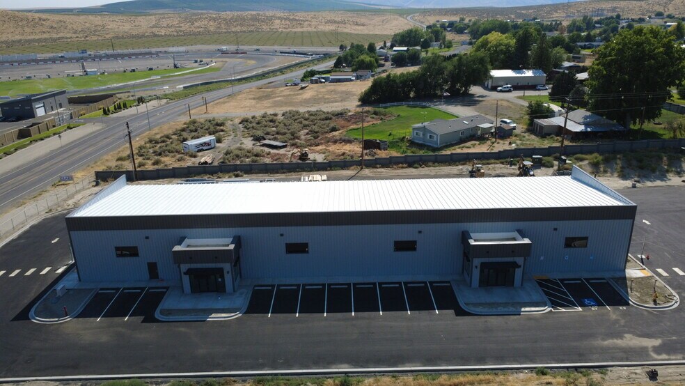 More Photos Of 7943 Van Giesen st, West Richland Warehouse For Lease