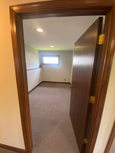 More Photos Of 912 Coolidge Rd, East Lansing Medical For Sale