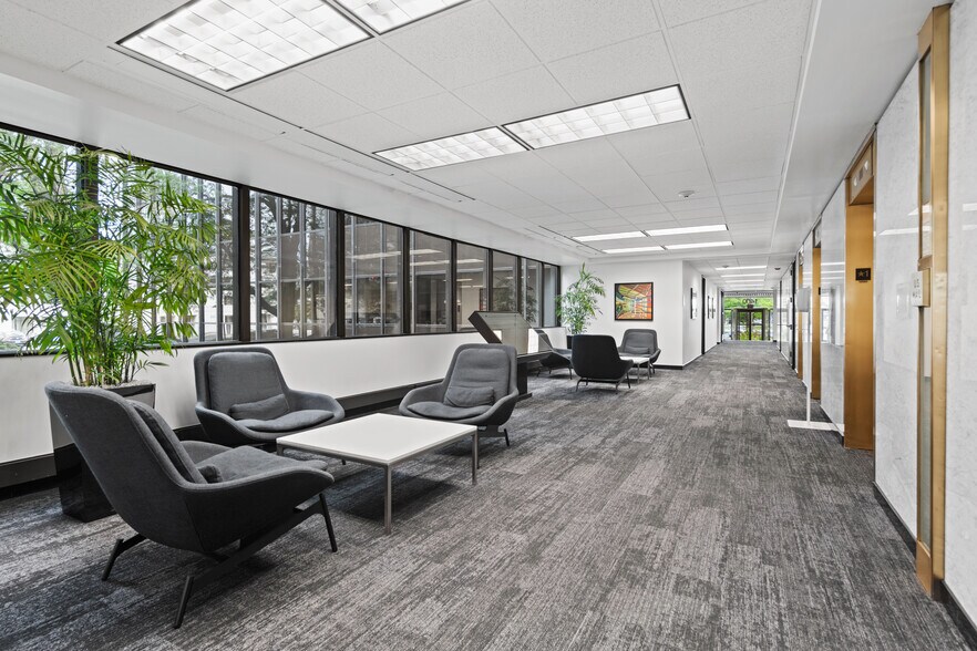 More Photos Of 1400 E Touhy Ave, Des Plaines Office For Lease