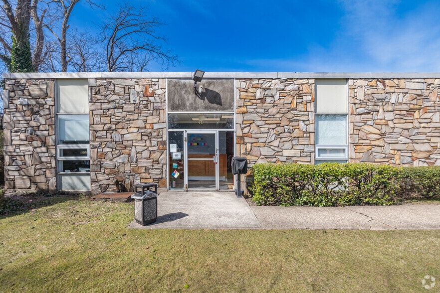 More Photos Of 40 Ranick Rd, Hauppauge Warehouse For Sale