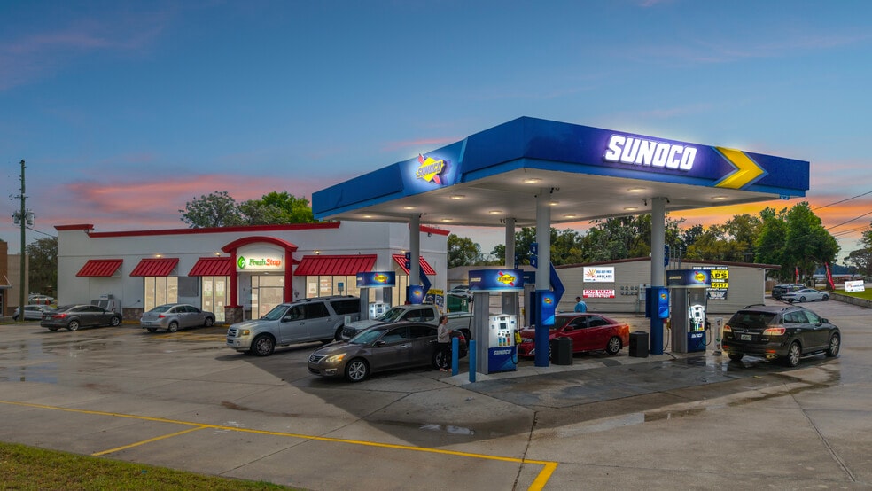 Primary Photo Of 16014 US Highway 441, Eustis Convenience Store For Sale