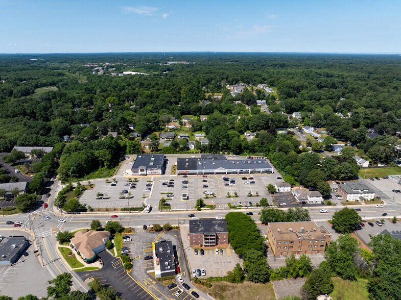 More Photos Of 18-20 Main St, North Reading Storefront For Lease