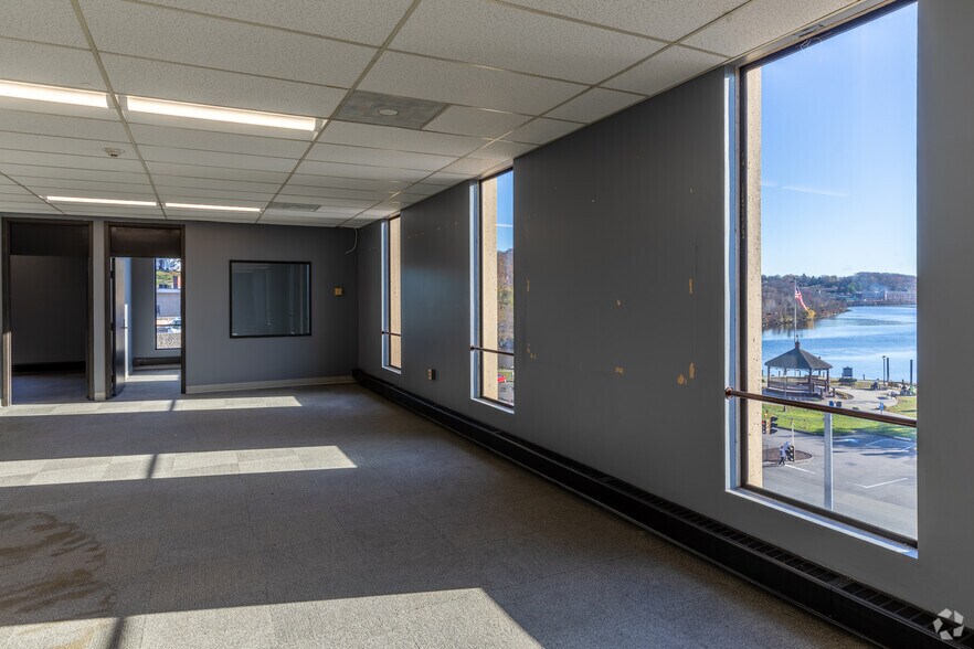 More Photos Of 101 Water St, Norwich Office For Sale