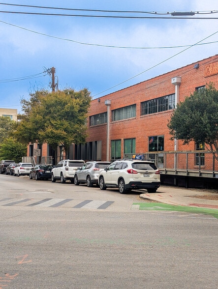 More Photos Of 203 E Jones Ave, San Antonio Office For Lease
