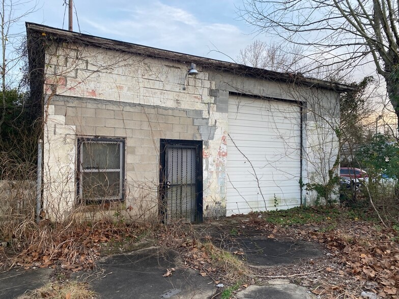 More Photos Of 930 Twiggs St, Augusta Convenience Store For Sale