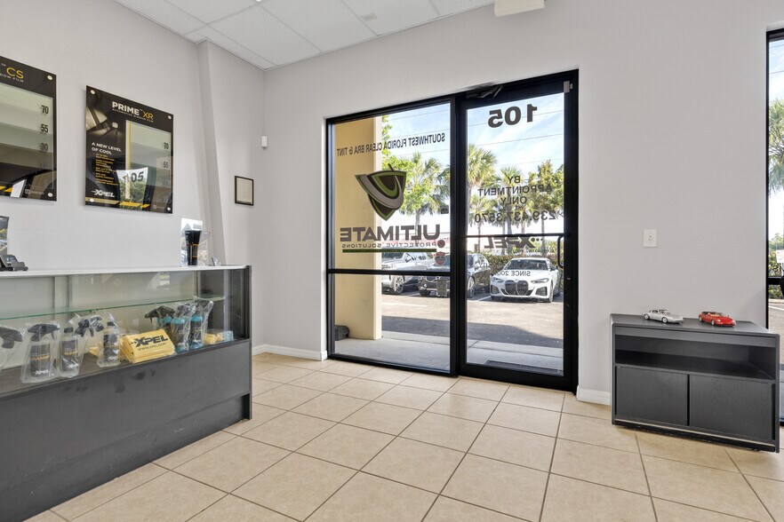 More Photos Of 17000 Alico Commerce Ct, Fort Myers Flex For Sale