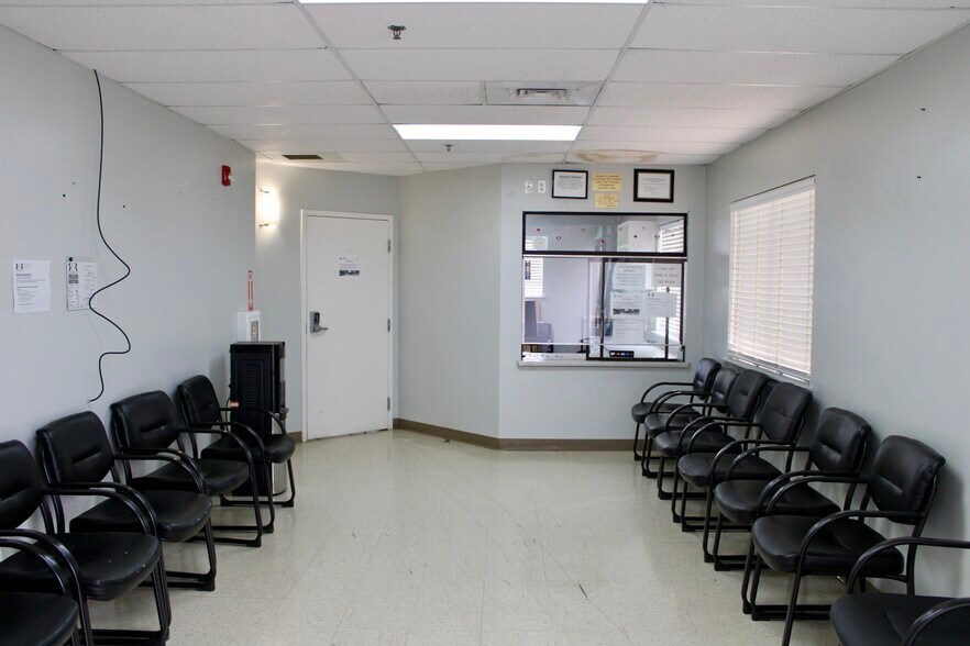 More Photos Of 135 Carmen Ln, Santa Maria Rehabilitation Center For Lease